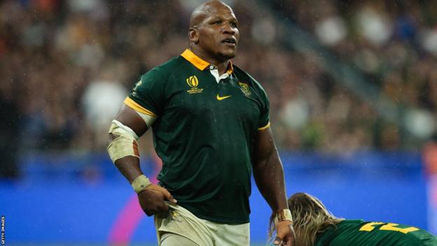 Bongi Mbonambi played the full 80 minutes against England as South Africa’s only specialist hooker left in their squad