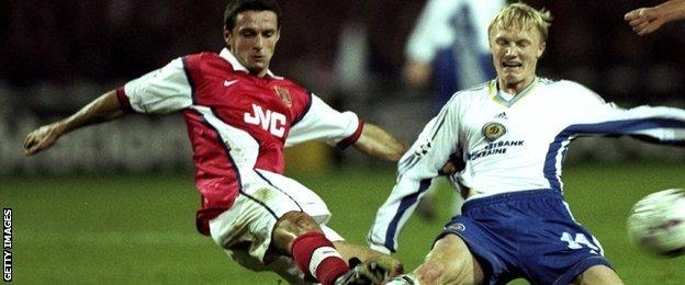Remi Garde (left) in action for Arsenal