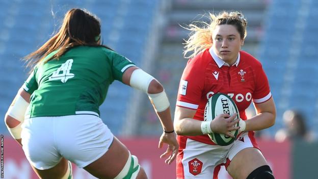 Gwen Crabb of Wales takes on Nichola Fryday of Ireland