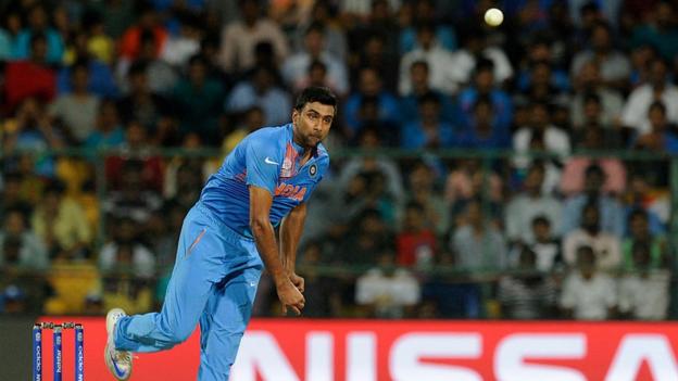 Ravichandran Ashwin bowling