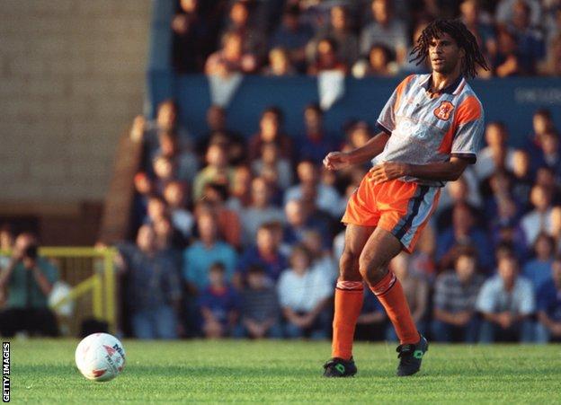 Ruud Gullit playing for Chelsea in 1995
