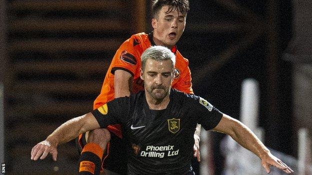 Dundee United 1-2 Livingston: Visitors win it in added time - BBC Sport
