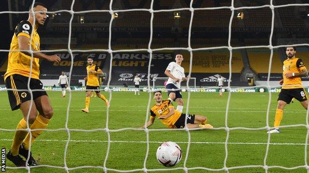 Phil Foden scores for Manchester City against Wolves