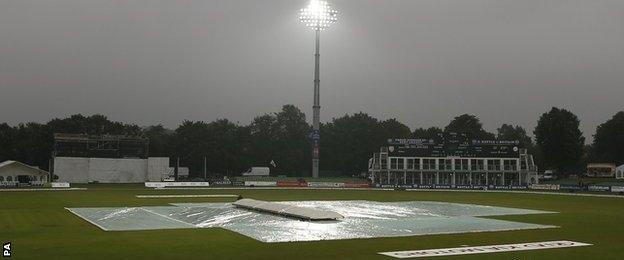 Rain at Canterbury