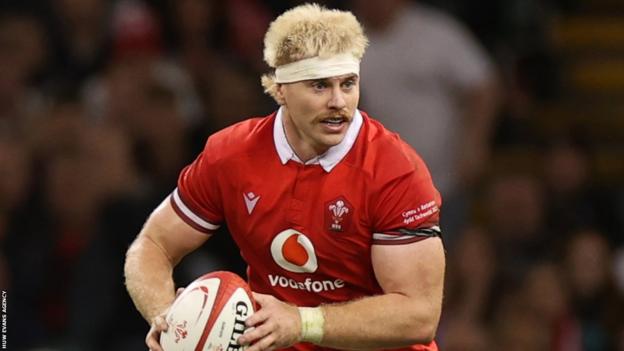 Aaron Wainwright: Wales Back Row Signs New Dragons Deal - BBC Sport