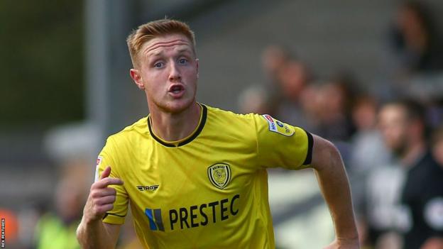 Davis Keillor-Dunn: Mansfield Town sign Burton Albion foward - BBC Sport