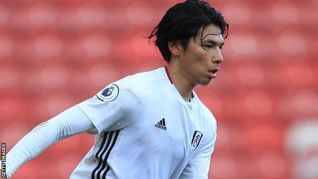 Ben Davis: Oxford United sign Thailand youth midfielder from