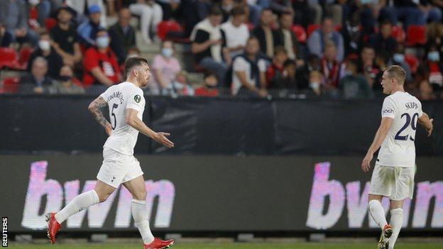 Pierre-Emile Hojbjerg celebrates