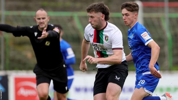 Shay McCartan in action for Glentoran against Dungannon
