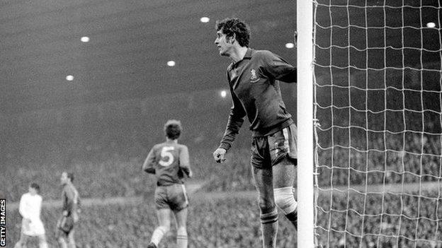 Peter bonetti chelsea deals goalkeeper