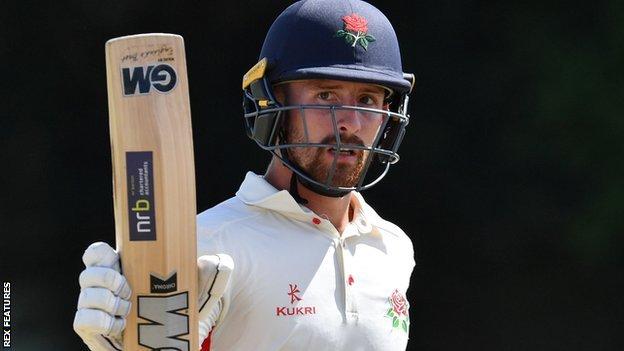 El máximo anotador de carreras de Lancashire en 2021, Josh Bohannon, superó los 50 por tercera vez esta temporada