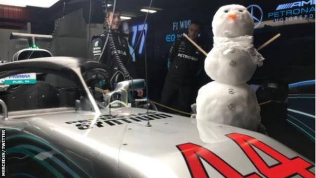 Mercedes snowman