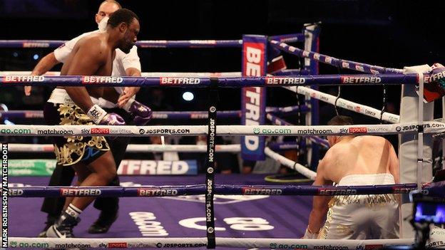 Chisora ​​planchers Parker en 10 secondes