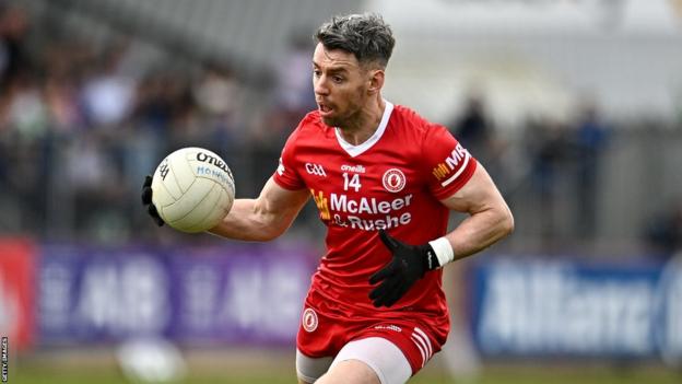 Mattie Donnelly van Tyrone in actie tegen Monaghan
