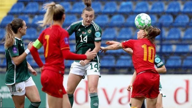 Lauren Wade scores a goal