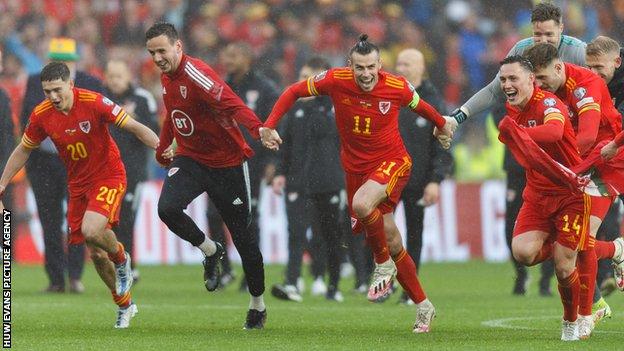 Wales celebrate their win over Ukraine to qualify for the World Cup