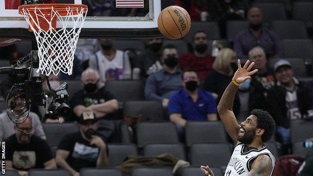NBA: Kyrie Irving's 3-pointer at buzzer extends Nets' win streak