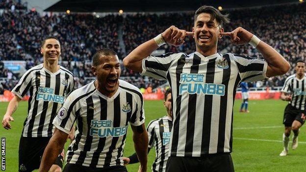 Newcastle 3 2 Everton Ayoze Perez S Winner Was Offside Toffees Boss Marco Silva Bbc Sport