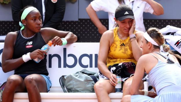 Coco Gauff, Jessica Pegula and Victoria Azarenka speech   aft  their Madrid Open doubles final