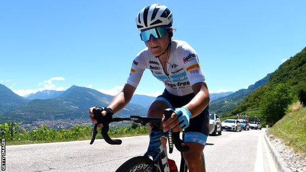Elisa Longo Borghini riding at the 2022 Giro Rosa