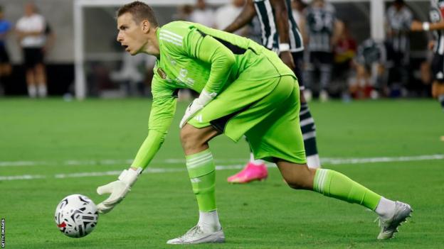 Real Madrid: Carlo Ancelotti says he will rely on Andriy Lunin in Thibaut Courtois' absence - BBC Sport