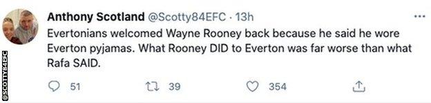 Tweet de Anthony Scotland sobre Rafael Benítez y Wayne Rooney