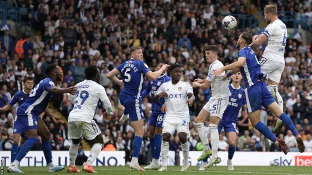 Leeds United 2-2 Cardiff City highlights: Summerville rescues point with  stoppage-time equaliser - Leeds Live