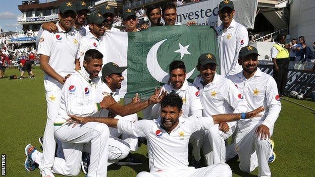 Pakistan celebrate at The Oval