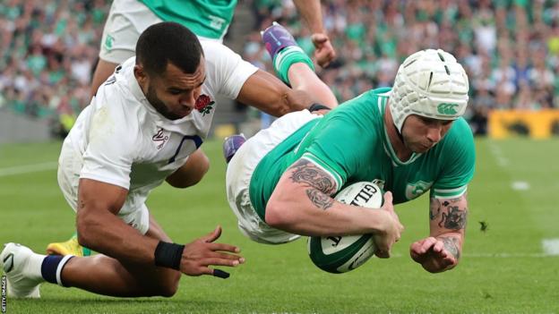 Mack Hansen touches down   to people     Ireland's 4th  try