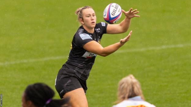 Liv McGoverne catches the ball