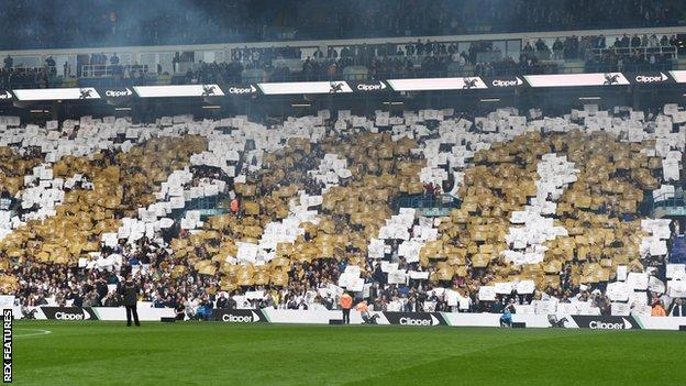Leeds 1 0 Birmingham Kalvin Phillips Strike Lifts Leeds To Second Bbc Sport