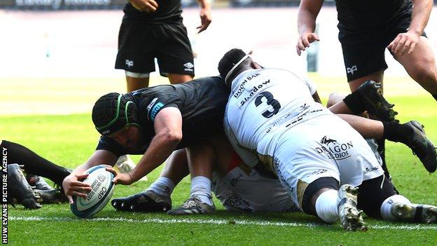 United Rugby Championship: Ospreys 50-31 Dragons