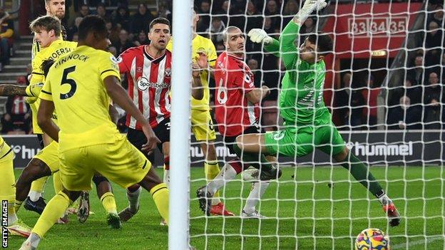 Southampton 4-1 Brentford: Saints win first home match since coming under new ownership thumbnail