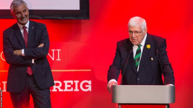 Dennis Gethin addresses the 2019 WRU annual general meeting as his presidency came to an end, with then-chairman Gareth Davies amused by his speech