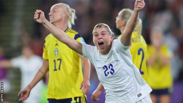 Alessia Russo feiert ihr Tor gegen Schweden im Halbfinale der Euro 2022