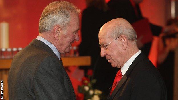 Harry Gregg with Sir Bobby Charlton at the 50th anniversary of the Munich air disaster in 2008