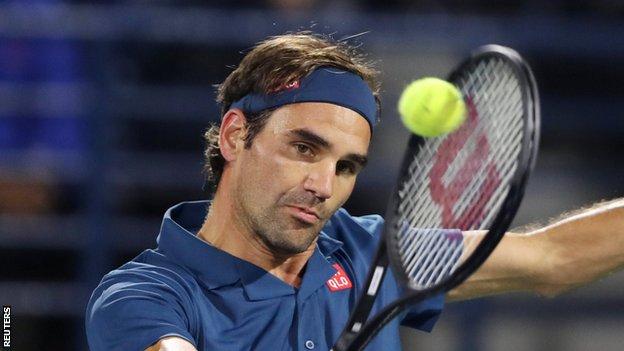 Roger Federer wins in Dubai