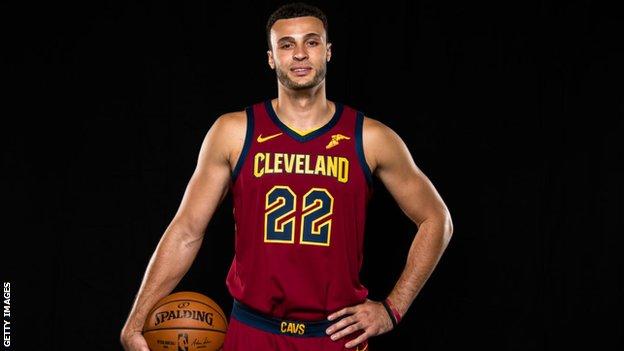 Larry Nance Jr. to wear his dad's retired No. 22 with Cavs