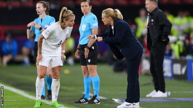 Sarina Wiegman and Rachel Daly