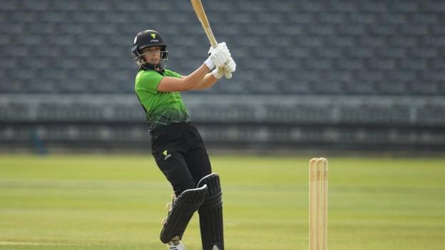 Fi Morris hits a ball for Western Storm