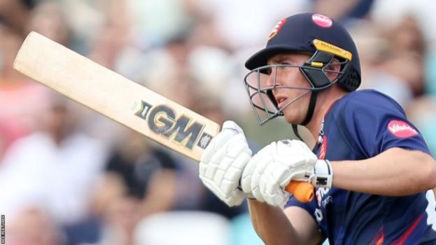 England batter Dan Lawrence guided Essex's chase until he was out in the 19th over