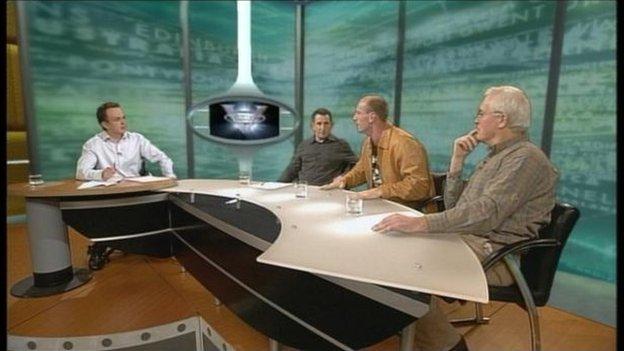Gareth Lewis hosting the Scrum V show in 2006 alongside Jonathan Davies, Gareth Thomas and Eddie Butler