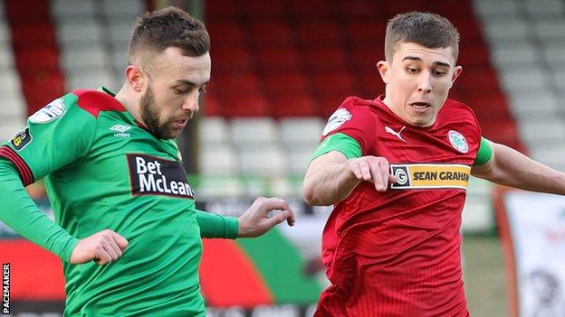 Utterly bonkers': Glentoran fans respond as Paul O'Neill leaves for  Cliftonville as part of Conor McMenamin deadline day deal