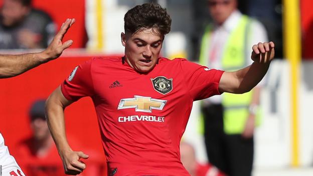 Daniel James: Man Utd Winger 'unlucky' to be booked for diving - Solskjaer