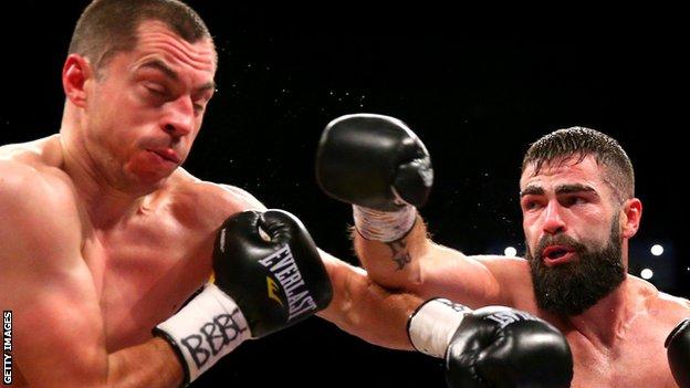 Scott Quigg fights Jono Carroll in Manchester