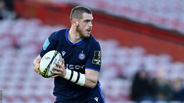 Fergus Lee-Warner: Forward signs short-term extension with Bath
