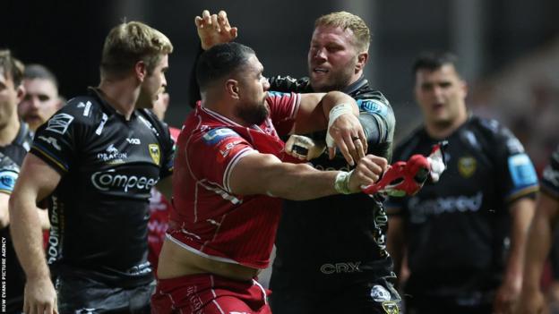 Ross Moriarty was shown a yellow card against Scarlets