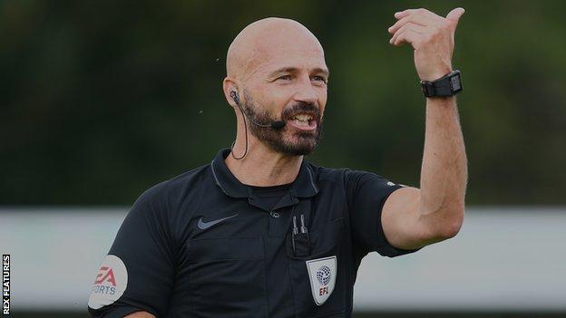 Referee Darren Drysdale