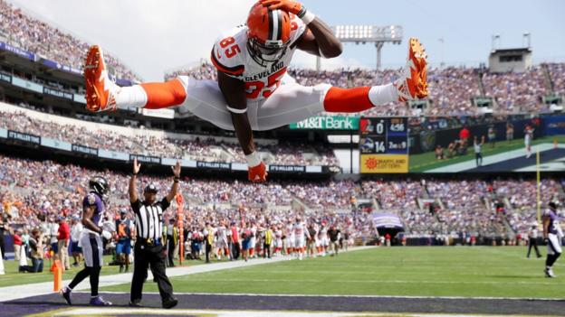 David Njoku of the Cleveland Browns celebrates a touch down against Baltimore Ravens