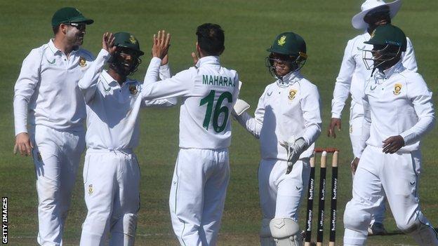 South Africa celebrate a Bangladesh wicket